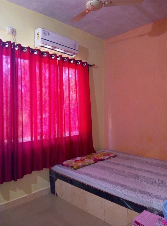 Om Shree Bed And Breakfast Harihareshwar Bilik gambar